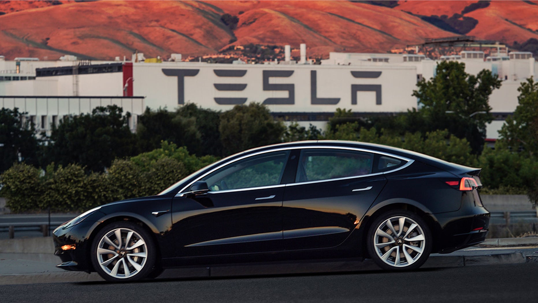 Tesla Model 3 Price Cut Again Now Starts At 42 900 Fox News Tesla Model 3 Price Cut Again Now Starts At 42 900