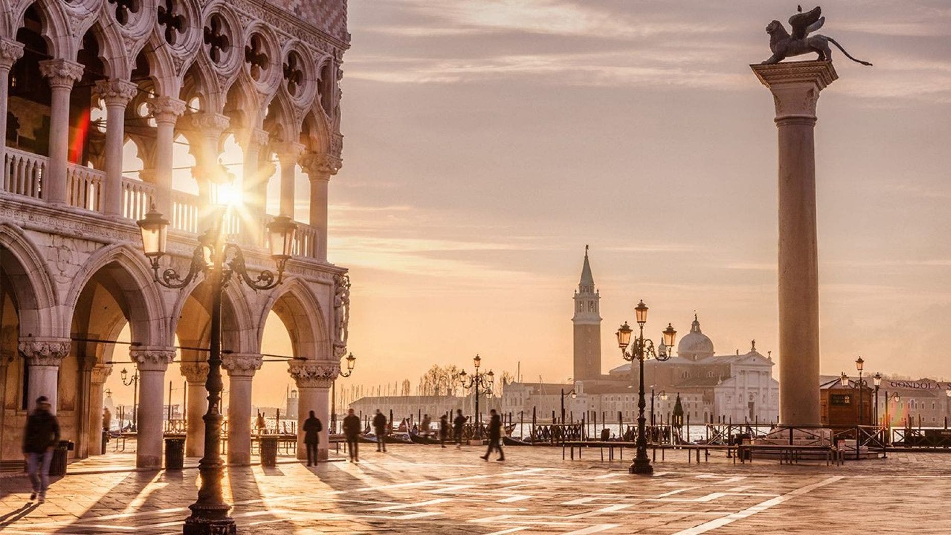 This week, the city of Venice approved a 3 Euro per person fee for all day-trippers. The new day-trip entrance fee will go toward maintaining the World Heritage site.