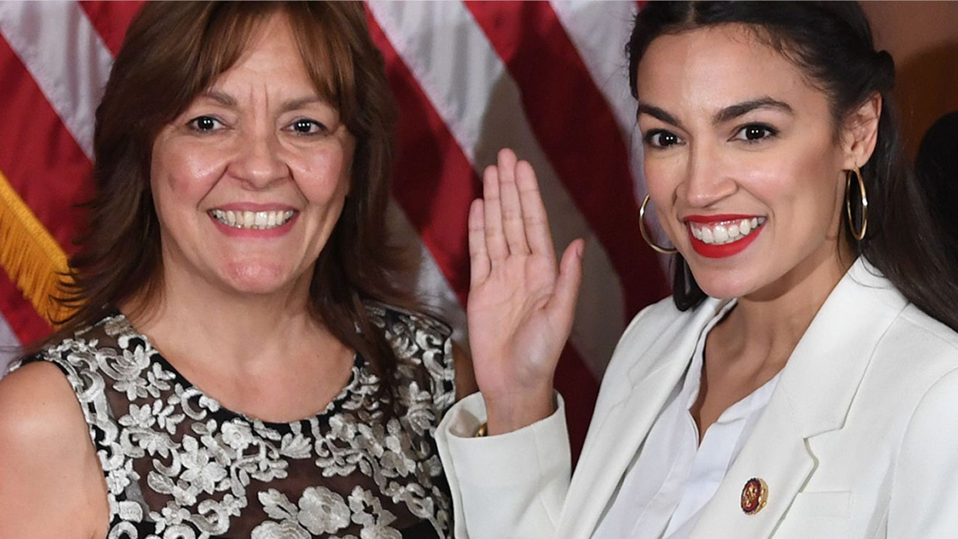  Bianca Ocasio-Cortez and US House Representative Alexandria Ocasio-Cortez (Photo credit should read SAUL LOEB/AFP/Getty Images)