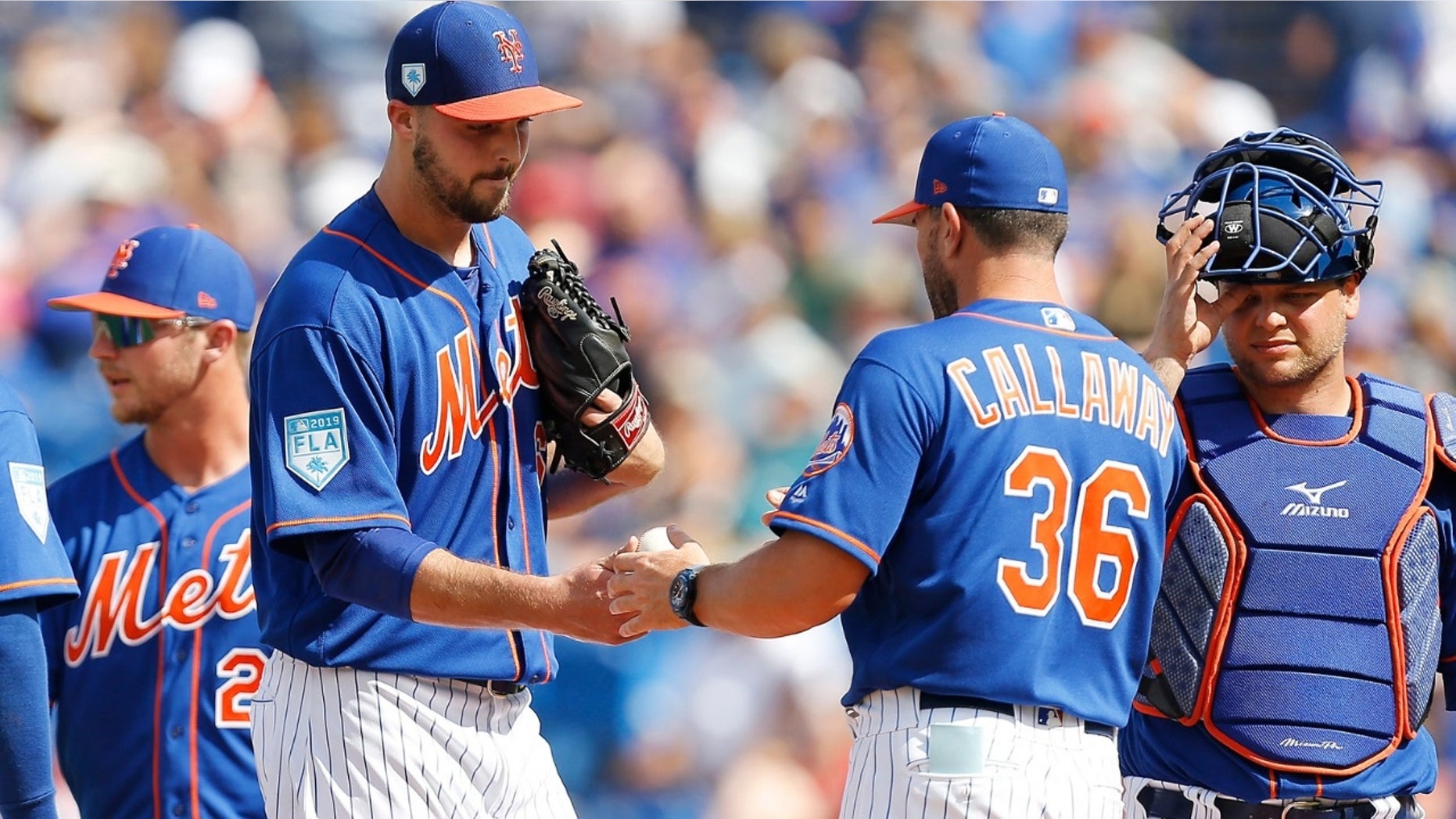 A plane carrying the New York Mets was bound to take off to Syracuse from Florida Monday but it was delayed for more than three hours, reports stated.