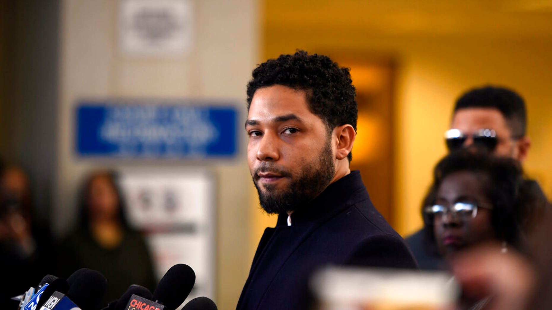 Actor Jussie Smollett talks with the media before leaving Cook County Court after dropping his lawsuits on Tuesday, March 26, 2019 in Chicago. (AP Photo / Paul Beaty)