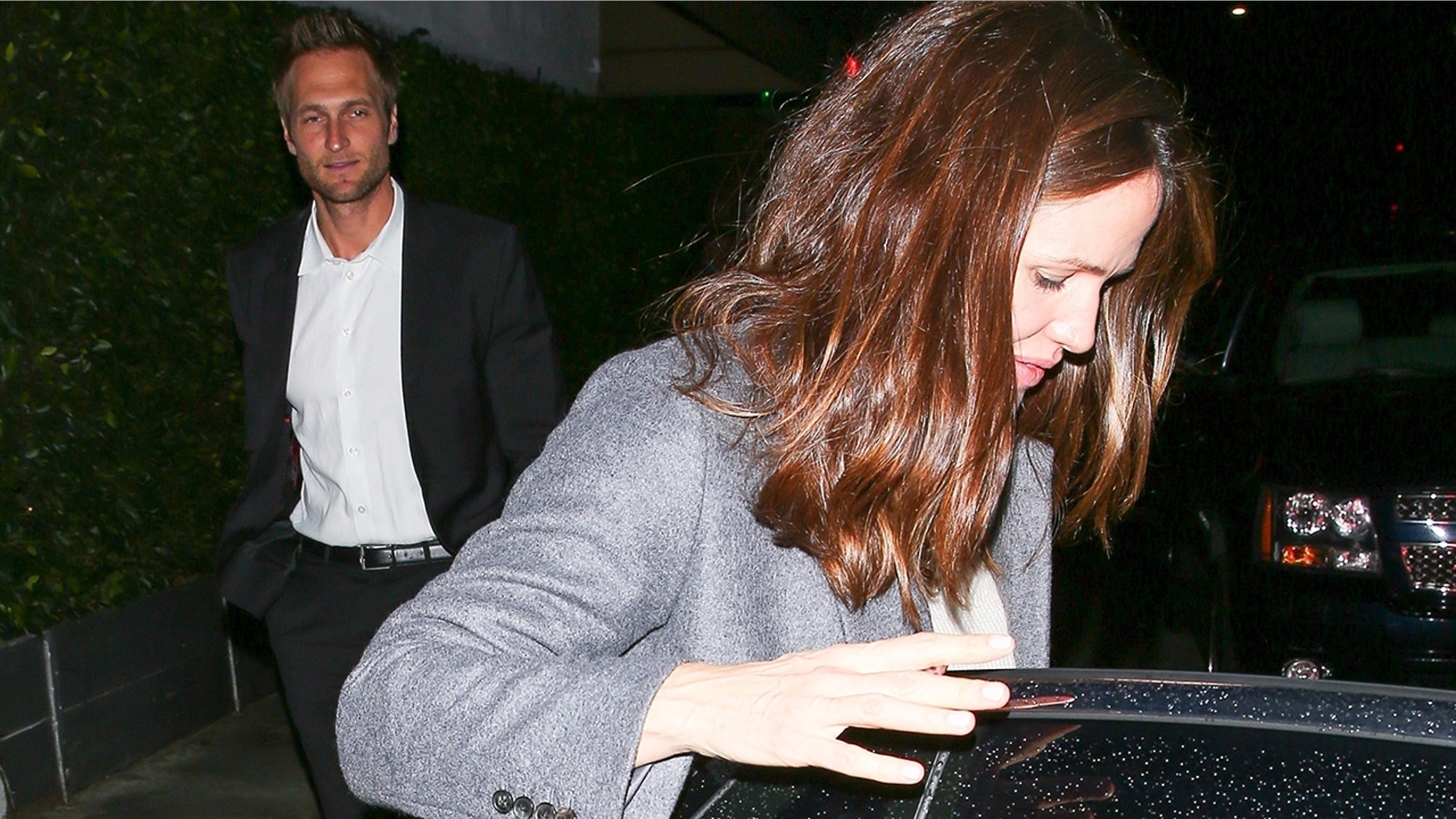 Jennifer Garner and her boyfriend John Miller have a date with a romantic dinner at the Giorgio Baldi restaurant in Santa Monica.