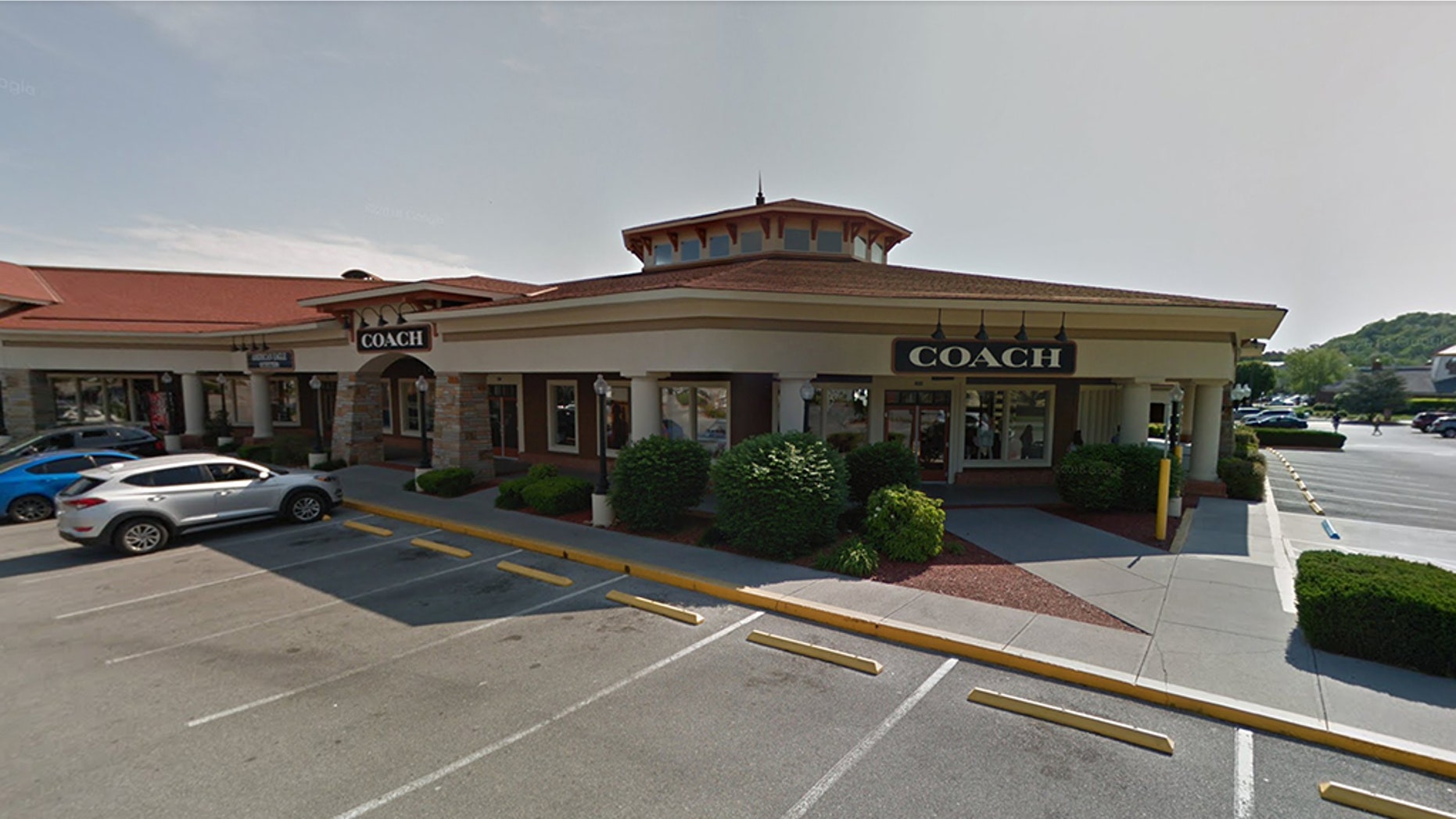 Police say one man shot and killed a woman and injured one man outside the exit center near the Great Smoke of Mount National Park before killing him. (Google Maps)