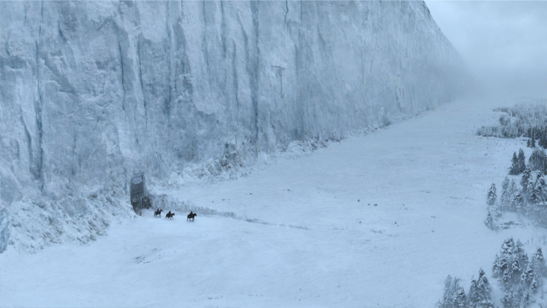 how high is the ice wall in game of thrones