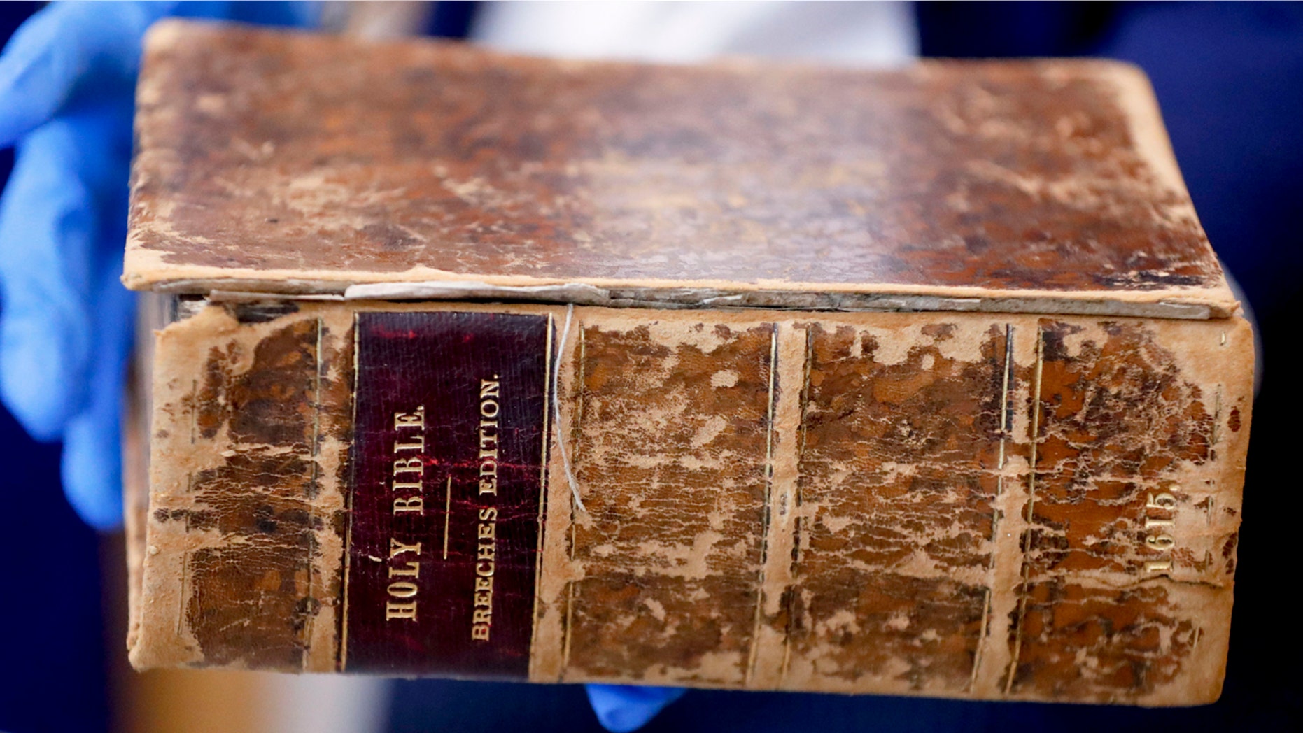 Westlake Legal Group GenevaBible2 400-year-old Pilgrims Bible stolen from US as part of $8M heist returns home: FBI fox-news/world/religion/christianity fox-news/us/crime/robbery-theft fox-news/us/crime fox-news/faith-values/faith fox-news/faith-values fox news fnc/science fnc Caleb Parke article ad301c90-aa6c-5880-a2d2-5fc291dc10a3