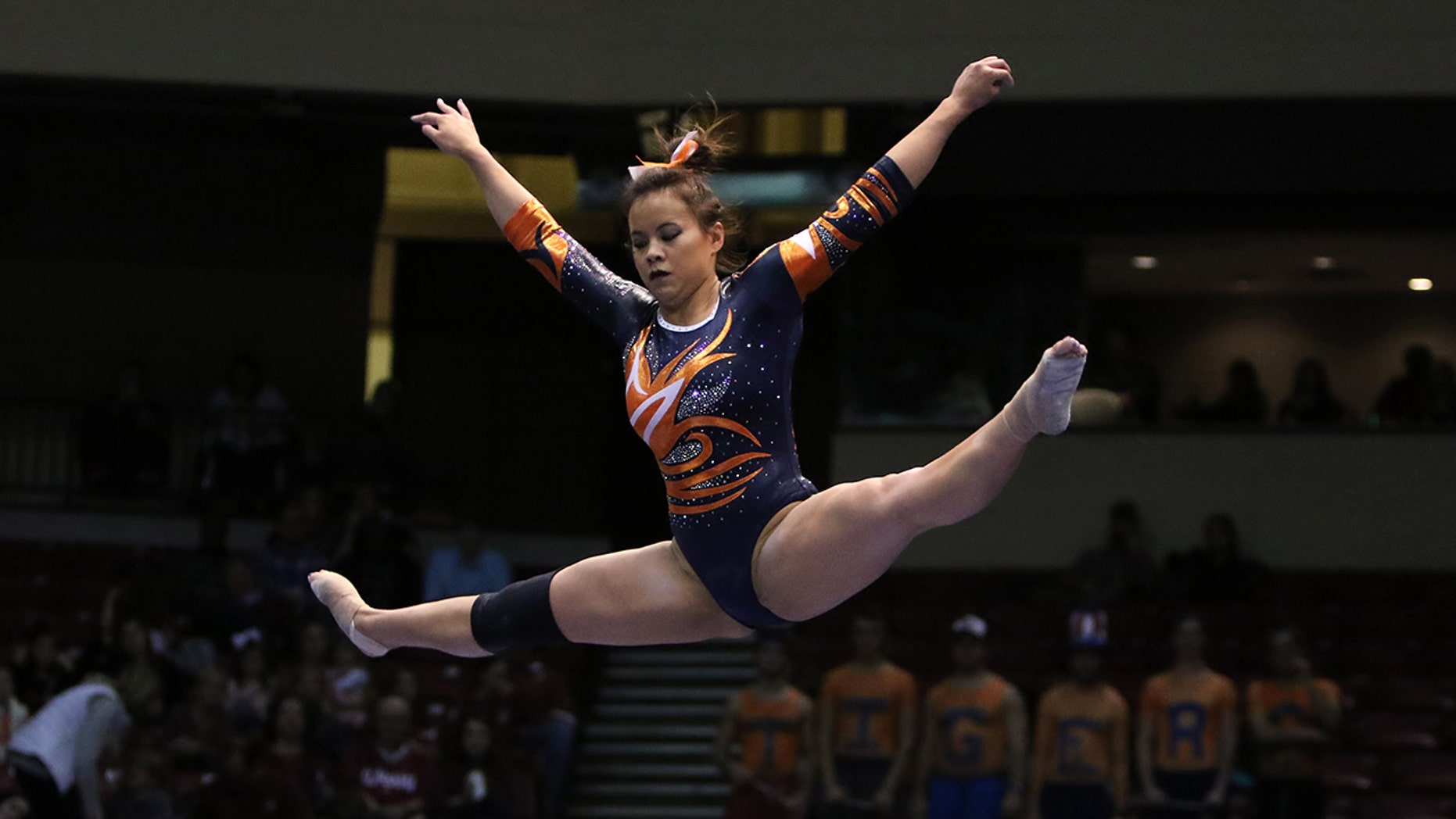 Auburn University Senior Gymnast Suffers Devastating Leg Injury