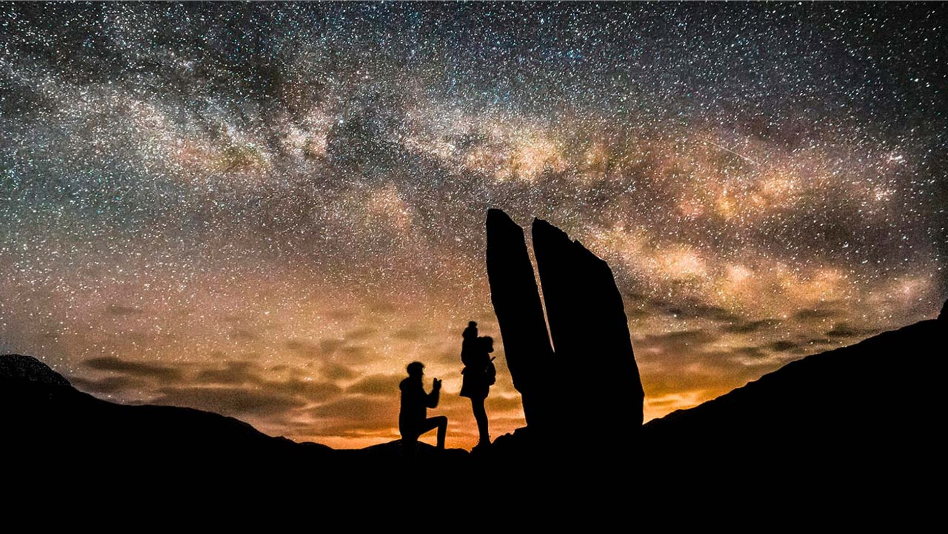Westlake Legal Group a Man proposes to girlfriend before the Milky Way in stunning photos SWNS Sarah Ward fox-news/lifestyle/relationships fox-news/lifestyle fnc/great-outdoors fnc effa2719-0d4f-53a8-aa00-45ca8cc1c185 article