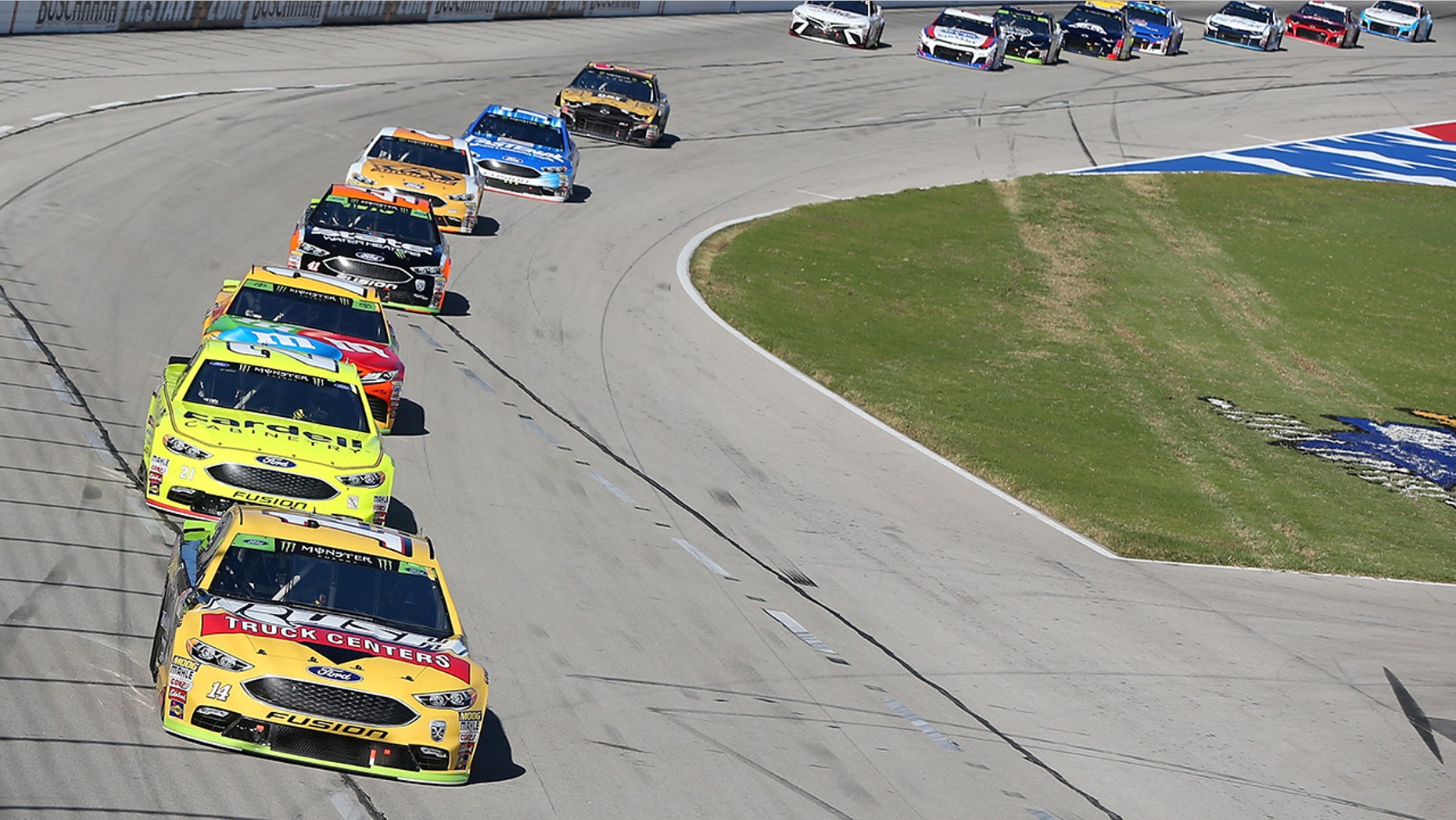 Bowyer was at a disadvantage leading the pack at the end of the first qualifying round.