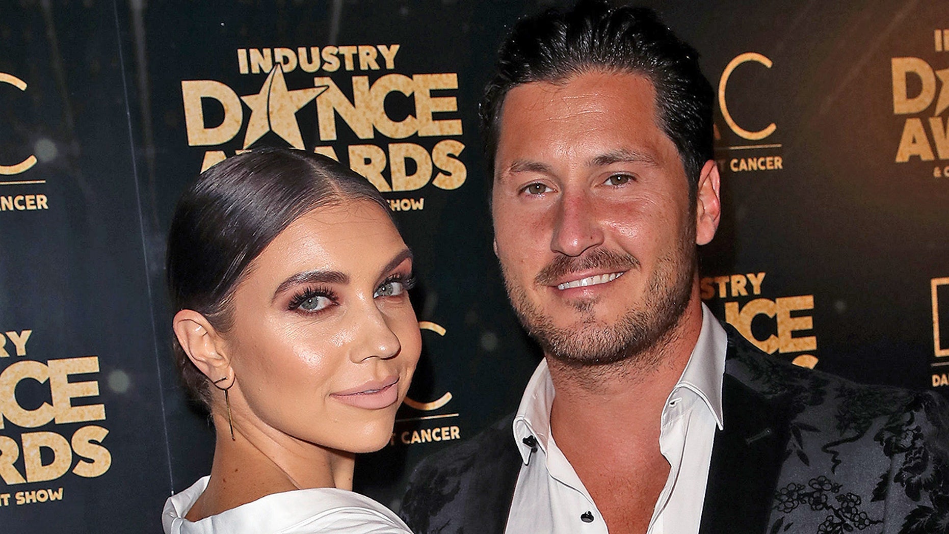 'Dancing with the Stars' pros Val Chmerkovskiy and Jenna Johnson tie