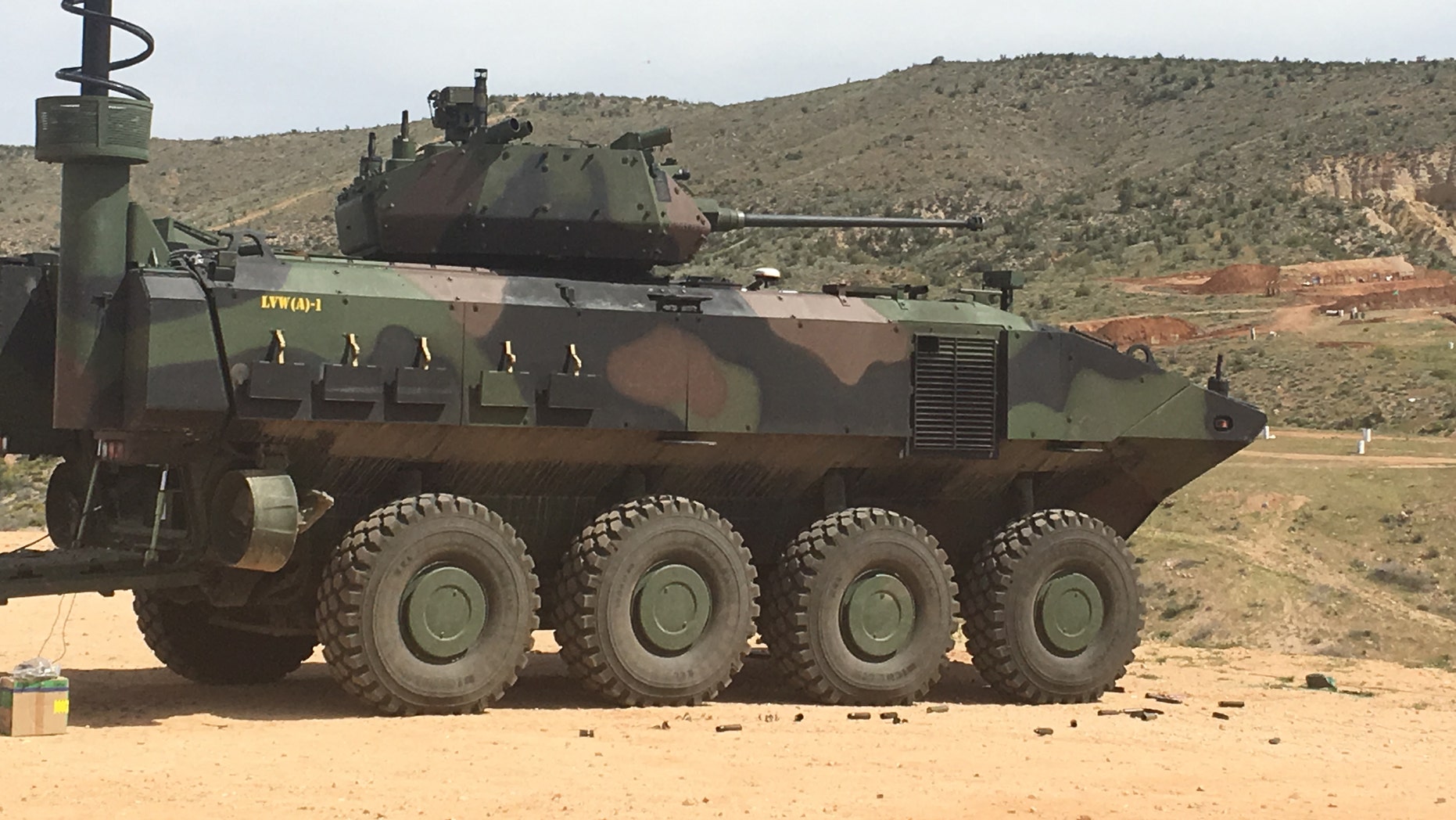 New 40mm cannon on Marine Corp amphibious combat vehicle destroys