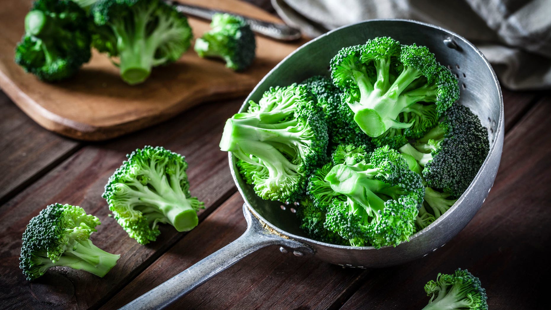 “For people predisposed to heart disease, we know that changes in diet and exercise can help stave off the disease, but there isn’t anything like that for severe mental disorders yet,” says Thomas Sedlak, director of Johns Hopkins’ Schizophrenia and Psychosis Consult Clinic.
