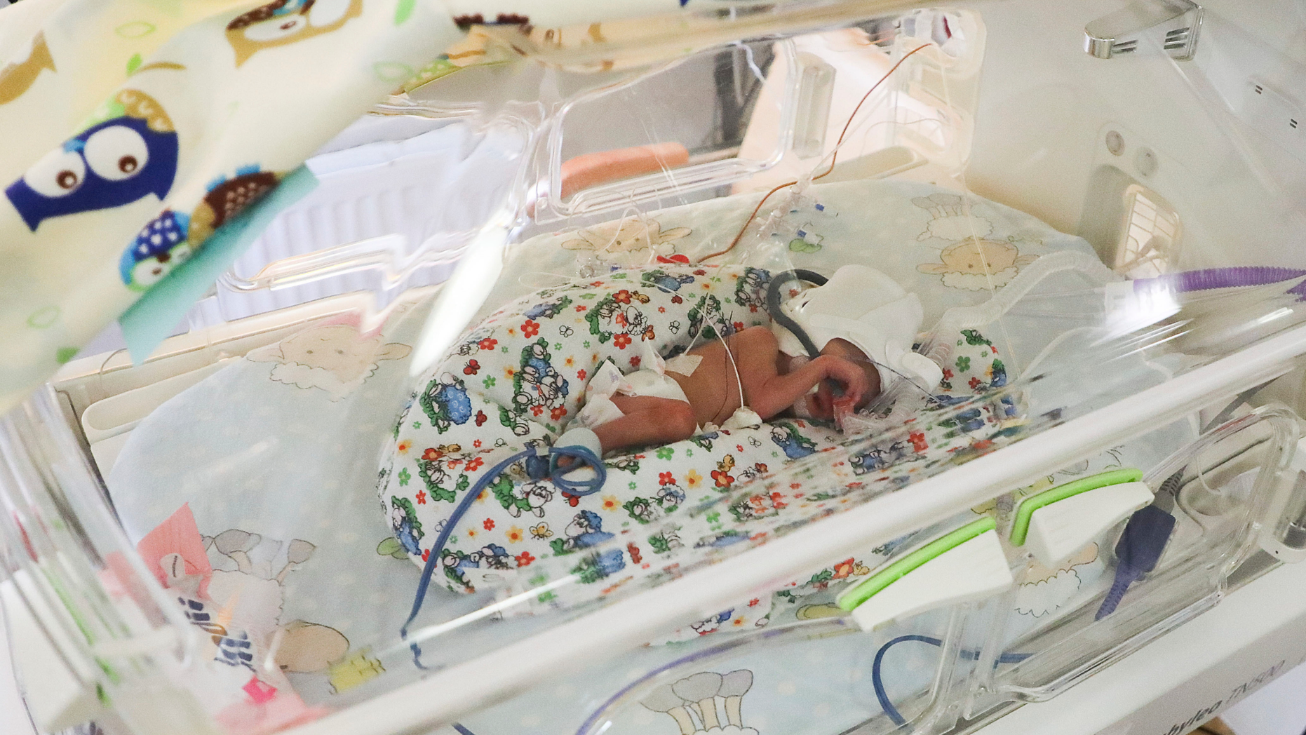 Incubators with one of the sextuplets, believed to be Poland's first ever and said to be doing fine, that have all been placed in incubators to assist their development at the University Hospital in Krakow, Poland, on Tuesday, 21 May 2019. The babies were born Monday in the 29th week of pregnancy through caesarean section.(AP Photo/Beata Zawrzel) Poland Out