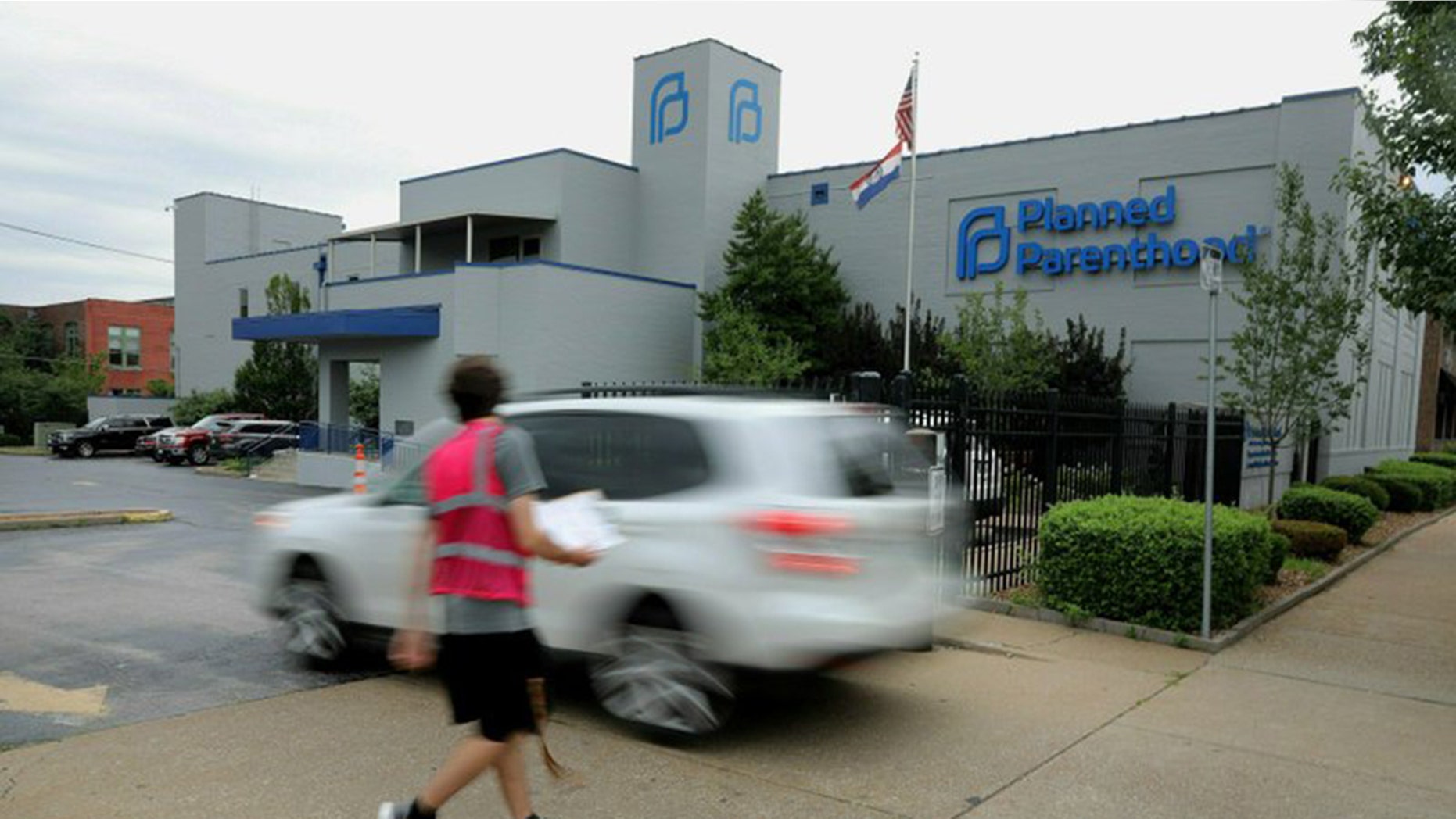 A Missouri judge on Monday ruled that the state’s lone abortion clinic can only continue performing abortions through Friday, but kicked the clinic’s lawsuit out of court. (FILE)
