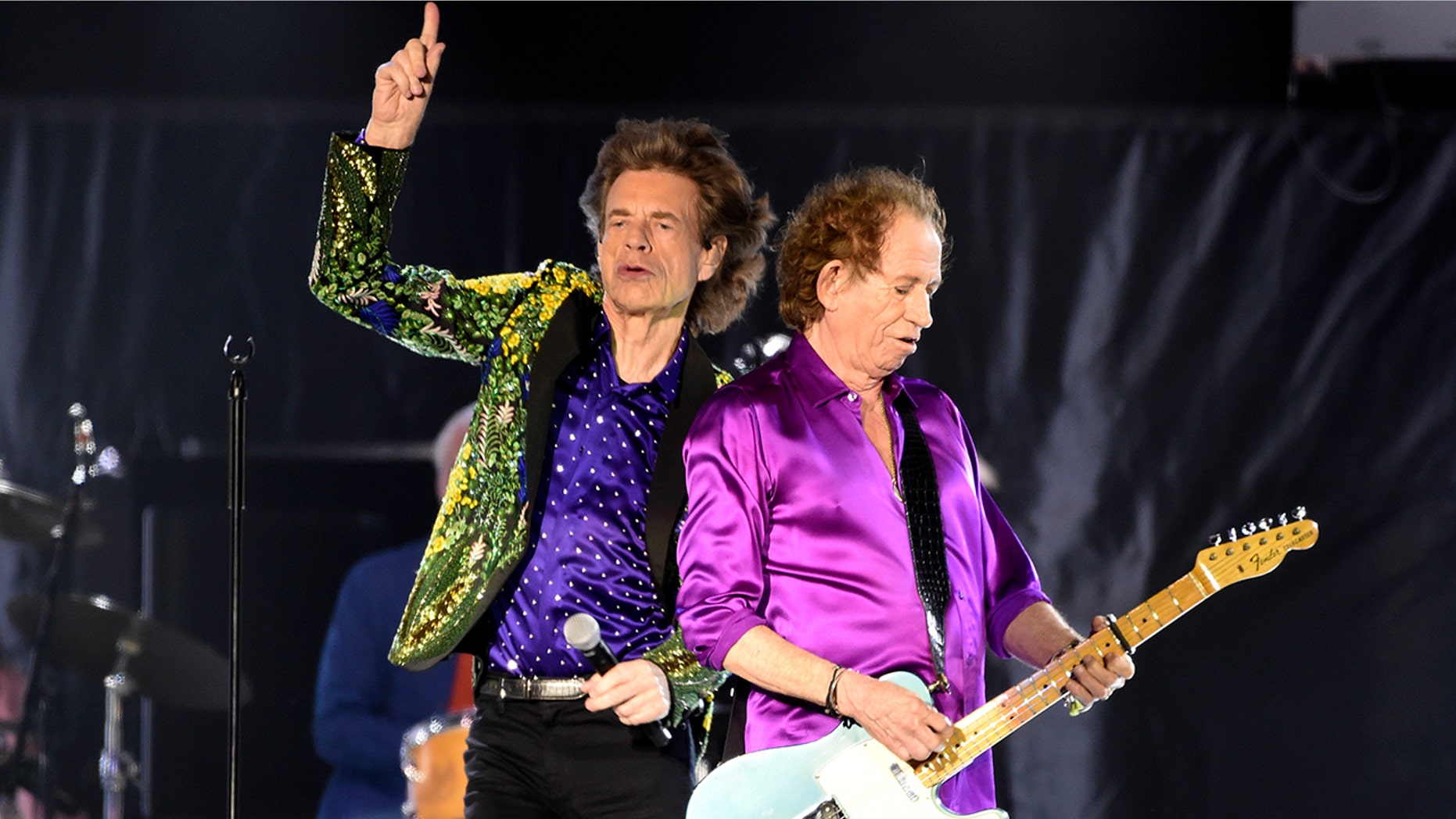 Mick Jagger, left, and Keith Richards of the Rolling Stones perform during their concert at the Rose Bowl, Thursday, Aug. 22, 2019, in Pasadena, Calif. (Photo by Chris Pizzello/Invision/AP)