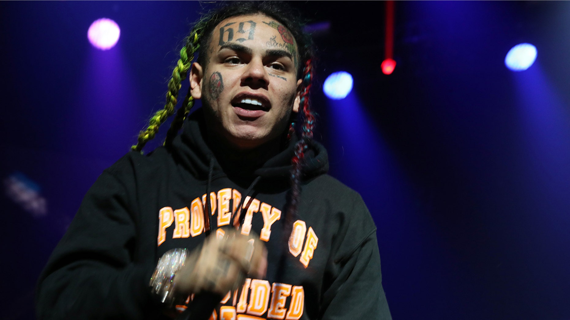 NEWARK, NJ - OCTOBER 28: 6ix9ine performs at 2018 Power105.1 Powerhouse NYC at Prudential Center on October 28, 2018 in Newark, New Jersey. (Photo by Johnny Nunez/WireImage)