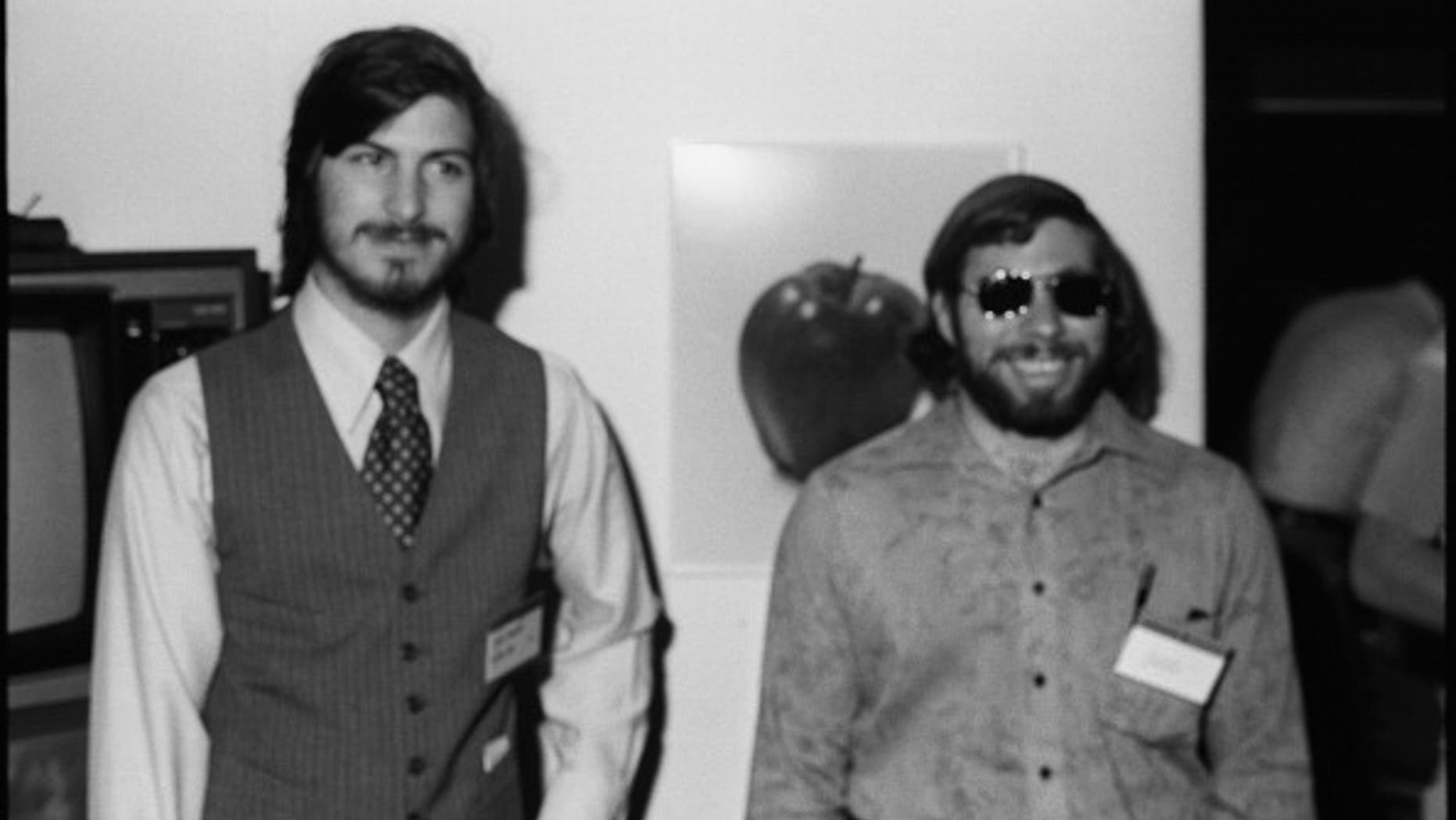 Portrait of American businessmen and engineers Steve Jobs (left) and Steve Wozniak, co-founders of Apple Computer Inc, at the first West Coast Computer Faire, where the Apple II computer was debuted, in Brooks Hall, San Francisco, California, April 16th or 17th, 1977. (Photo by Tom Munnecke/Getty Images)