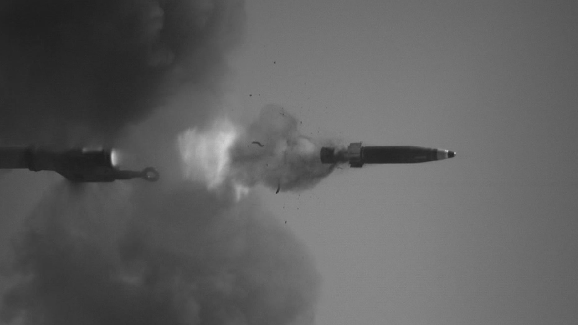 Excalibur S round photographed during a test. (Raytheon)