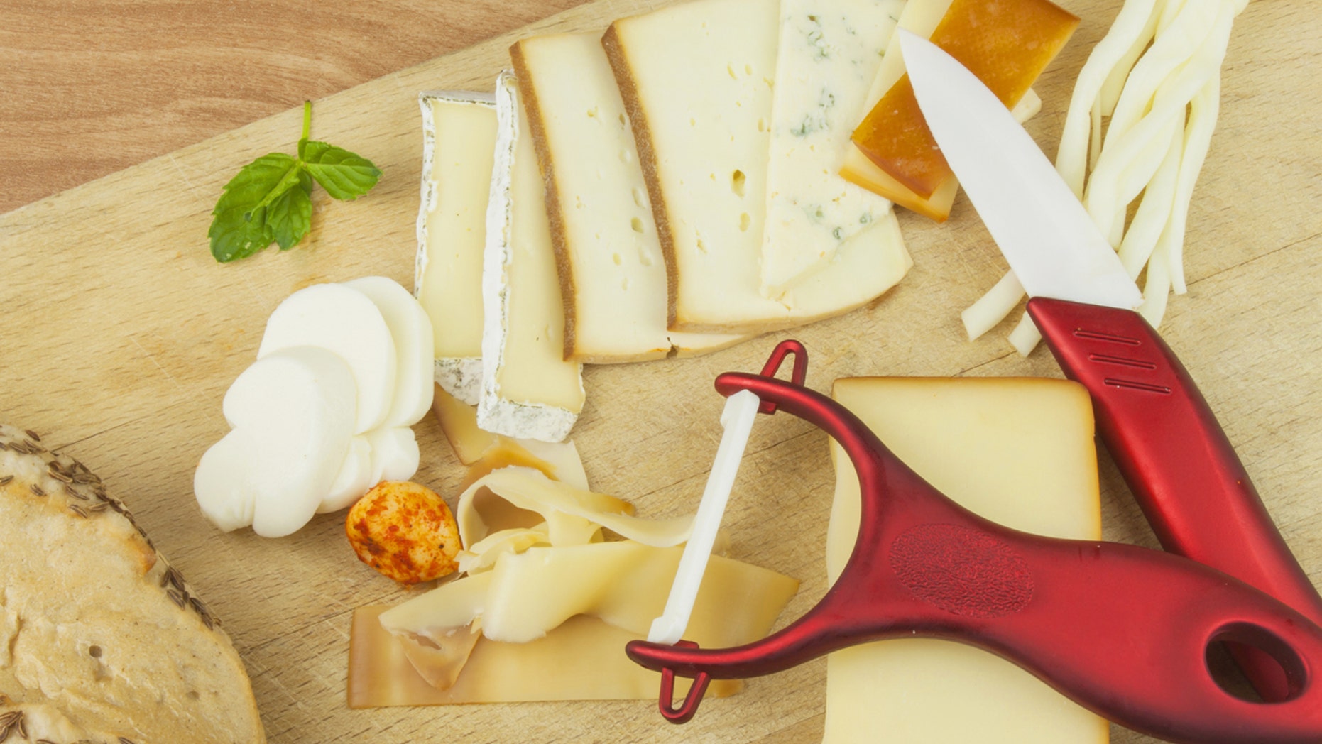 It’s a hack that has been done for years — but a trick to nail the “perfect” slice of cheese is wowing a whole new generation of people.