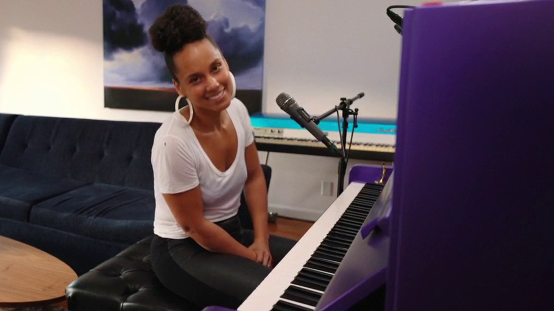 Alicia Keys dedicated her song to first responders and medical professionals keeping the nation safe.