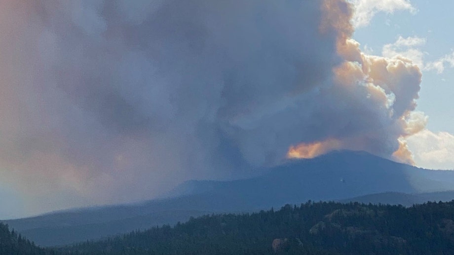 Colorado wildfire grows to third-largest in state history, Denver choked with smoke