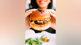 Chef warns of common burger MISTAKE - Fox News