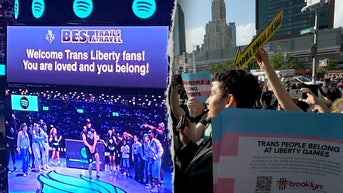 Pro-trans counter protesters swarm reporter at New York 'Sophie Night' in chaotic scene - Fox News