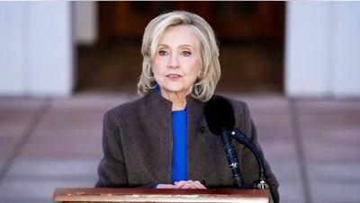 Hillary Clinton pide a la extrema izquierda que apoye a los demócratas moderados - Fox News