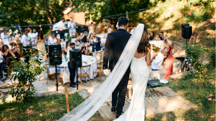 Wedding guests asked to help pay the bill can respond this way, etiquette expert says - Fox News