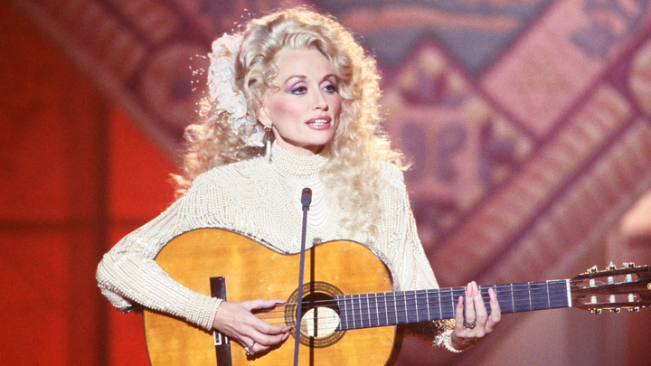 dolly on stage cream sweater - Fox News