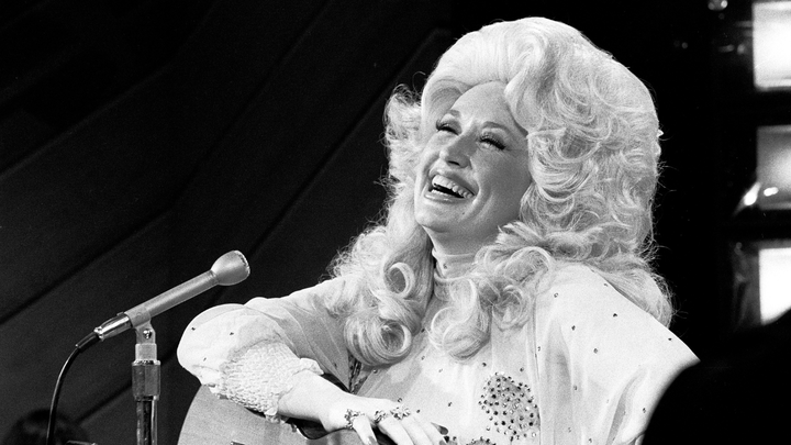 dolly b&w smiling on stage - Fox News