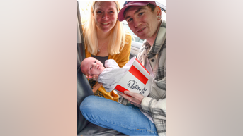 Mom gives birth in KFC parking lot - Fox News