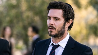 'Nobody Wants This' star warns Hollywood has grown outspokenly conservative - Fox News
