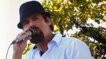 Beloved country singer dies at 56, leaving behind wife, six children - Fox News