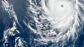 Monster hurricane makes rare, direct hit as violent storm surge slams Hawaii - Fox News