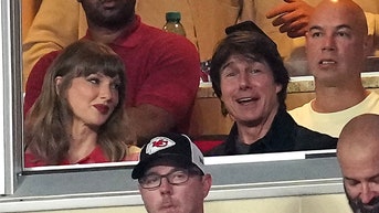 Taylor Swift makes her grand return to a Chiefs game with Hollywood A-lister beside her - Fox News