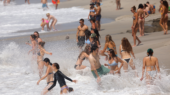 Americans embrace 'micro-vacations' to stretch summer travel budgets - Fox News