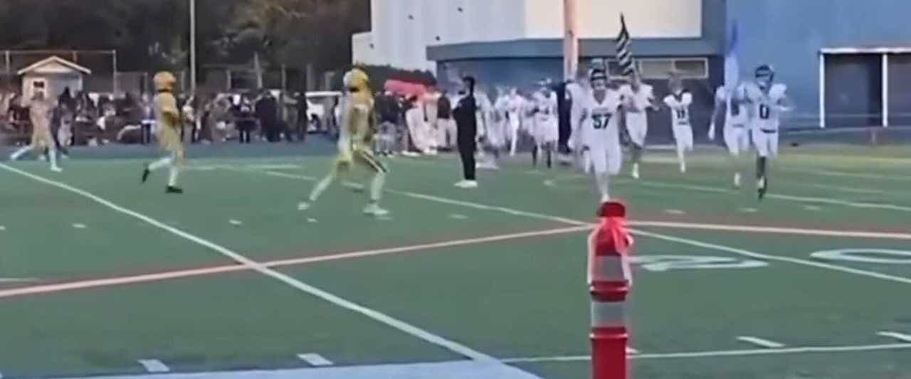 Oregon high school football player levels opponent carrying the American flag - Fox News