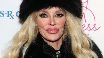 Brandi Glanville says something 'alive' is moving under her skin before surgery - Fox News