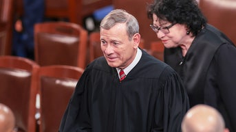 Kayak mob descends on SCOTUS justice's vacation home again - Fox News
