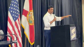El diputado Ro Khanna se reúne con estudiantes de la UCF en un encuentro público con líderes progresistas - Fox News
