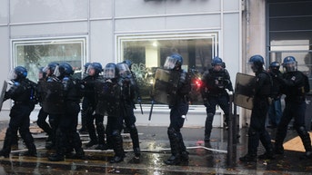 Police in riot gear - Fox News