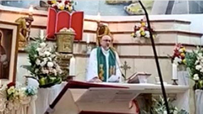 Priest fatally struck by falling crucifix during livestreamed Mass - Fox News