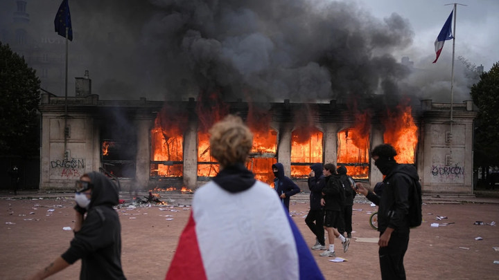 Violent unrest in France sparks fierce migration warning from European leaders - Fox News
