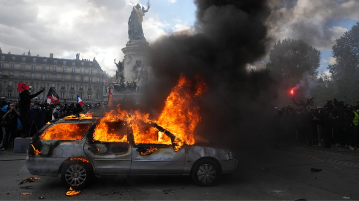 CAR FIRE REPUBLIQUE SQUARE - Fox News