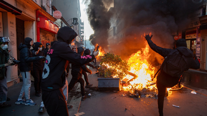 GROUP IN FRONT OF FIRE - Fox News