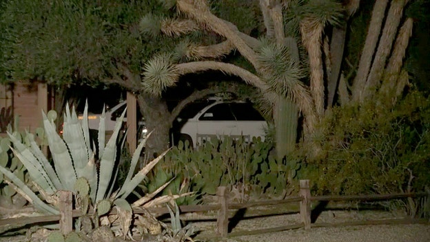 Sheriff's deputies arrive at Annie Guthrie's home