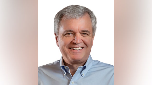 Who is David Deno, Cracker Barrel's incoming CEO?