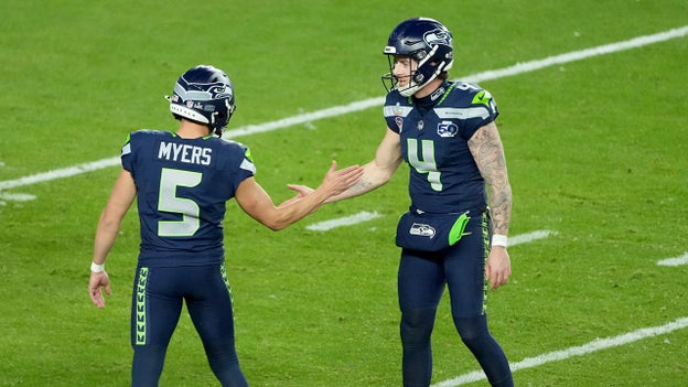 Julian Love interception sets up another Seahawks' field goal for 22-7 lead