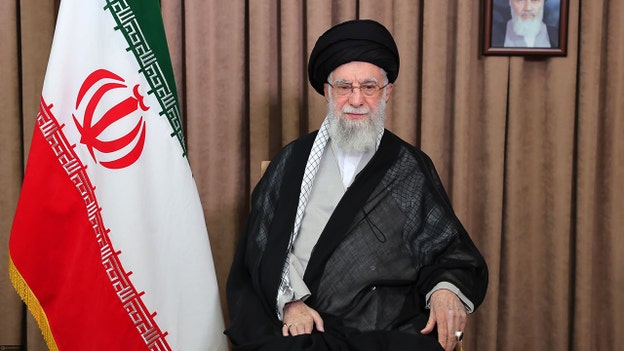 Lãnh đạo tối cao của Iran, Ayatollah Ali Khamenei, được xác nhận đã chết sau cuộc tấn công của Israel.