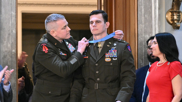 Trump awards back-to-back Medals of Honor, highlights military valor in address